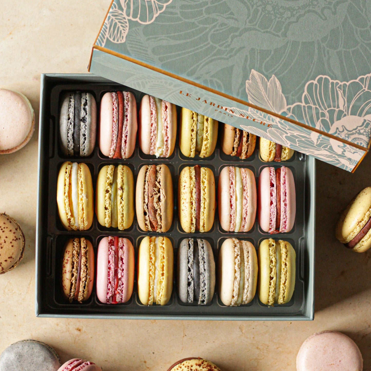 Coffret de 18 macarons