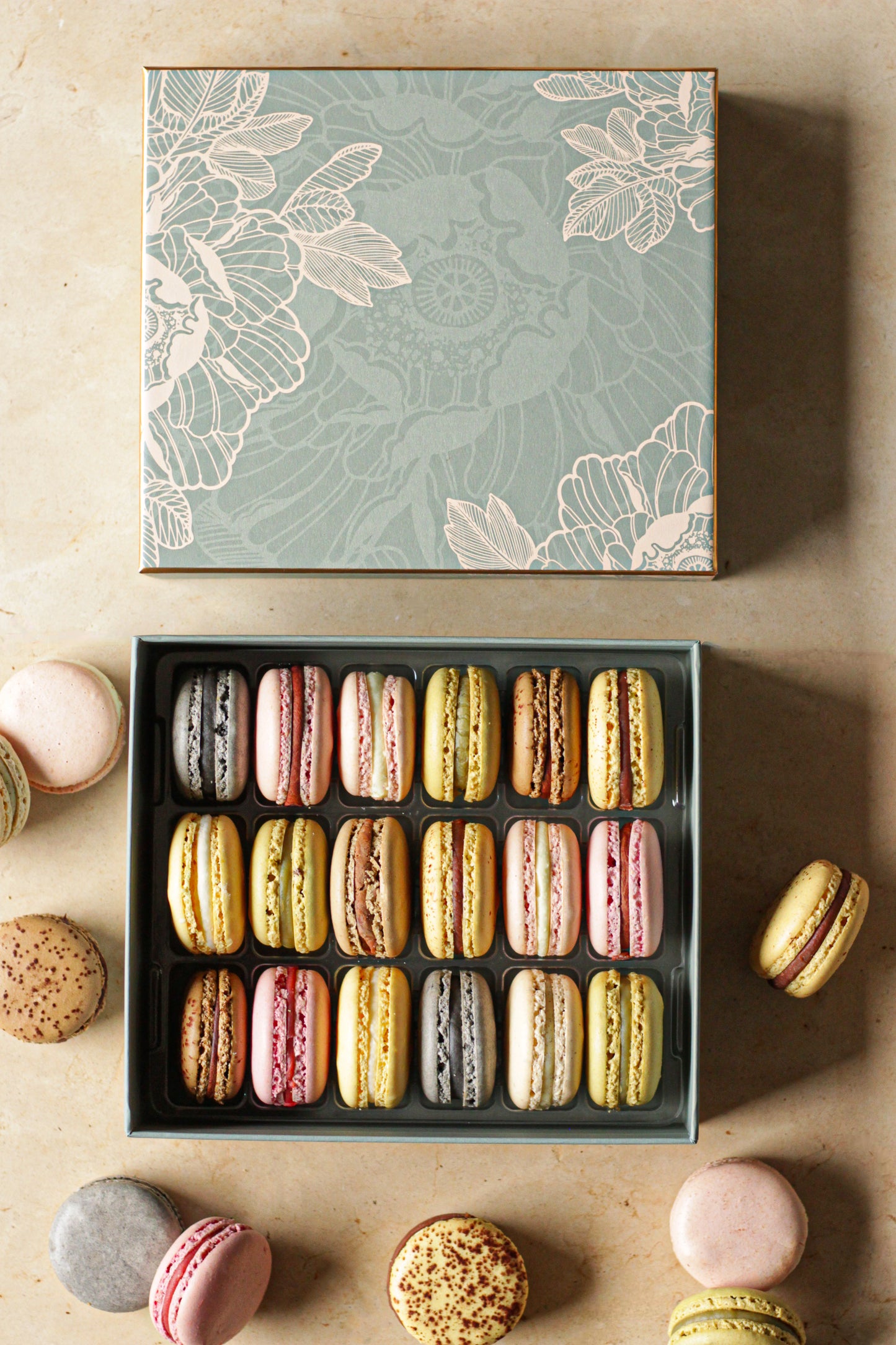 Coffret de 18 macarons